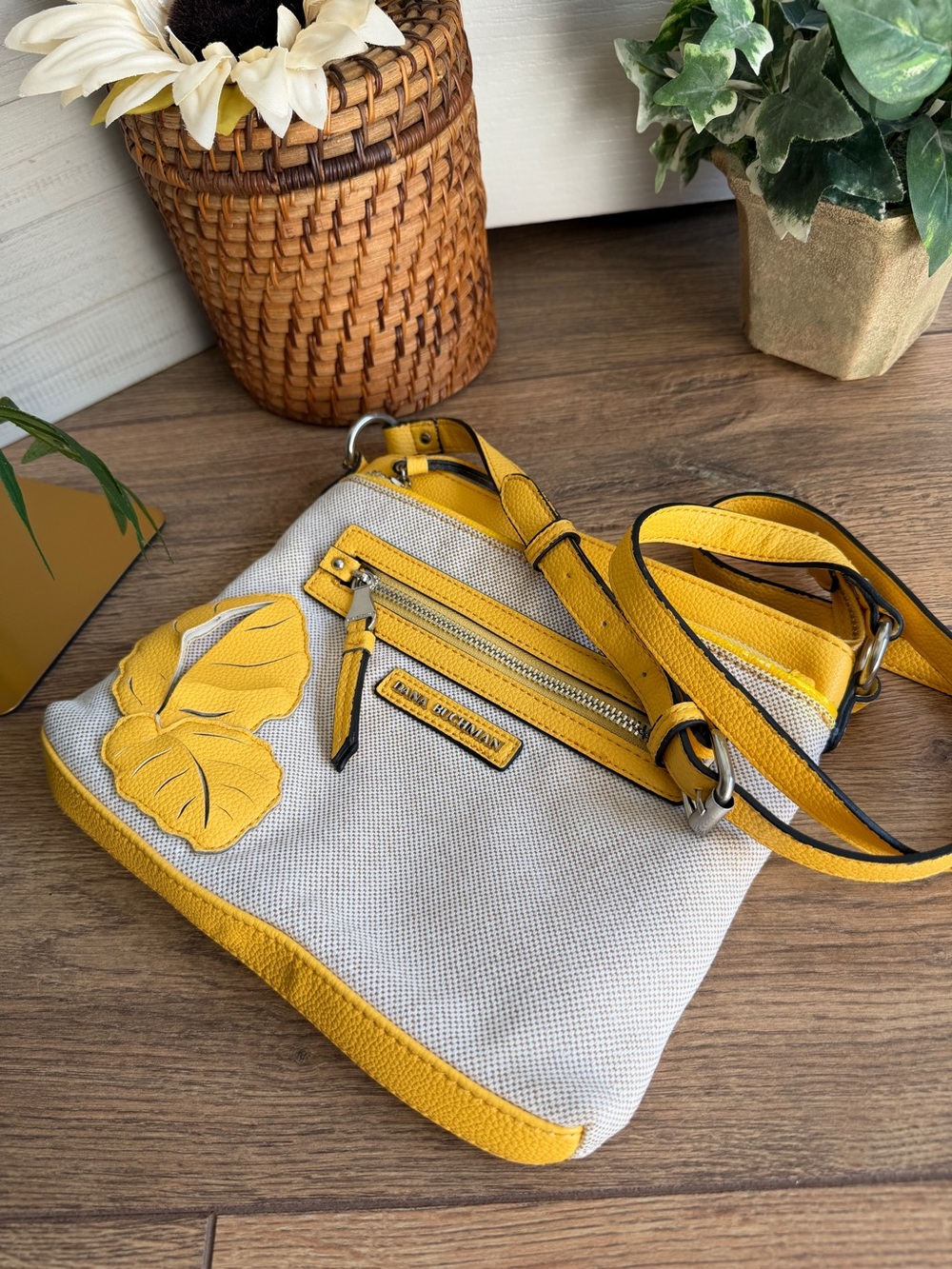Dana Buchman VL Yellow Flower & Linen Crossbody Shoulder Bag - Picture 9 of 9
